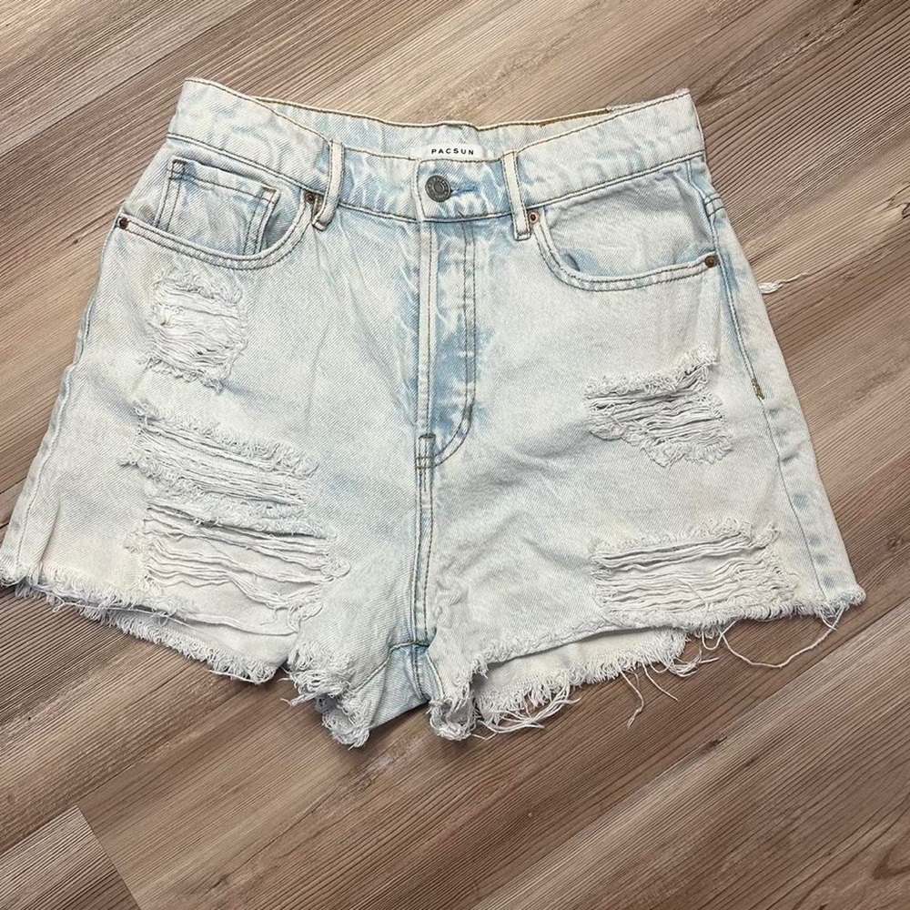 Pacsun Light wash distressed high rise denim shorts